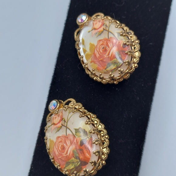 Vintage  W. Germany Handpaint Floral ClipOn Earrings w/ Rhinestone, GC. - Picture 2 of 16